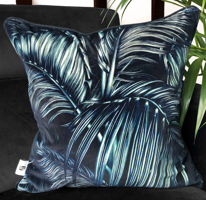 Charlotte Jade creates bespoke luxury cushion range in collaboration with Fenwick. Inspired by the beauty in nature, this gorgeous collection is available at Fenwick